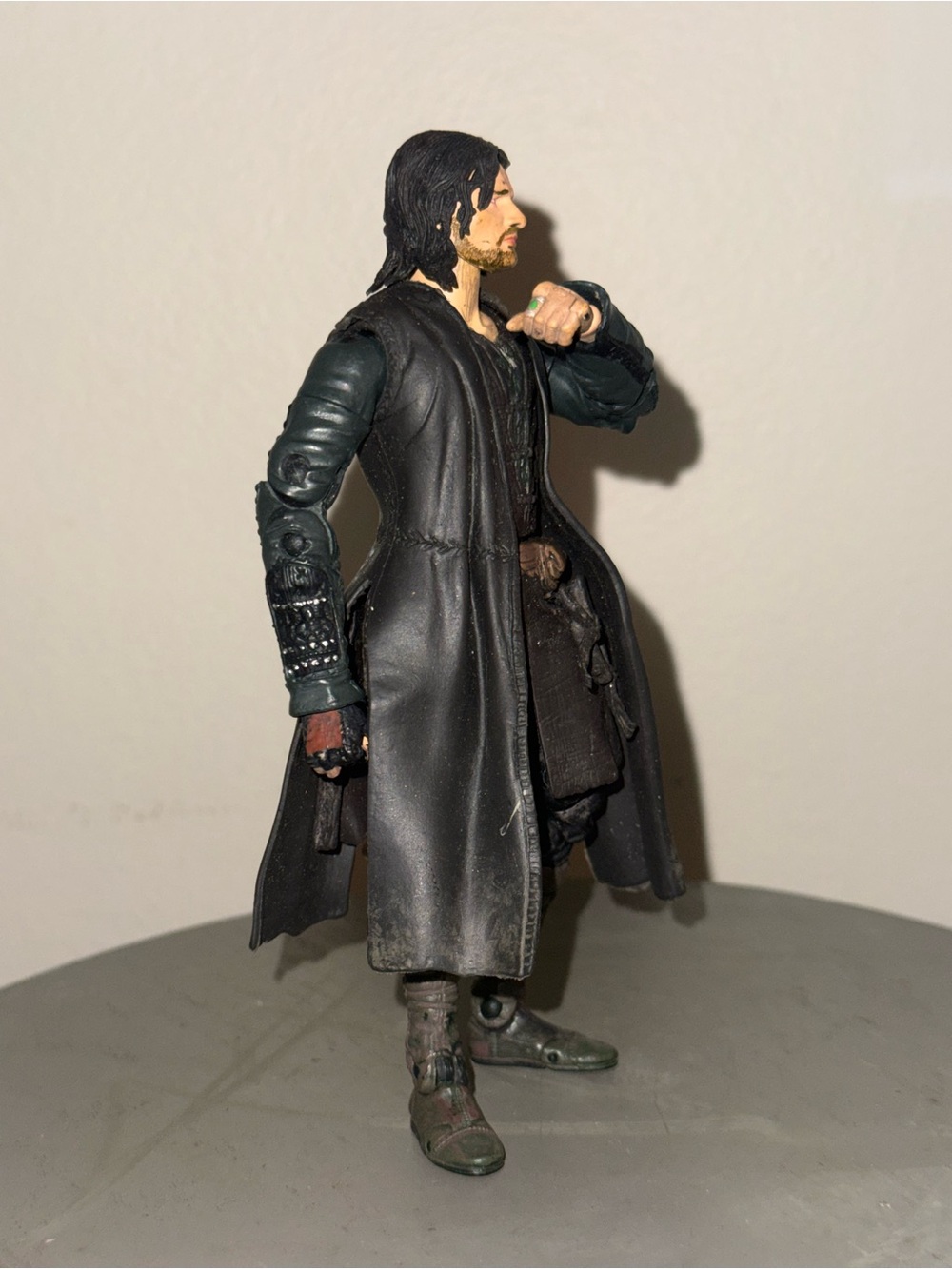 ToyBiz 6-inch Lord of the Rings Aragorn action figure from 2001 - Picture 5 of 6